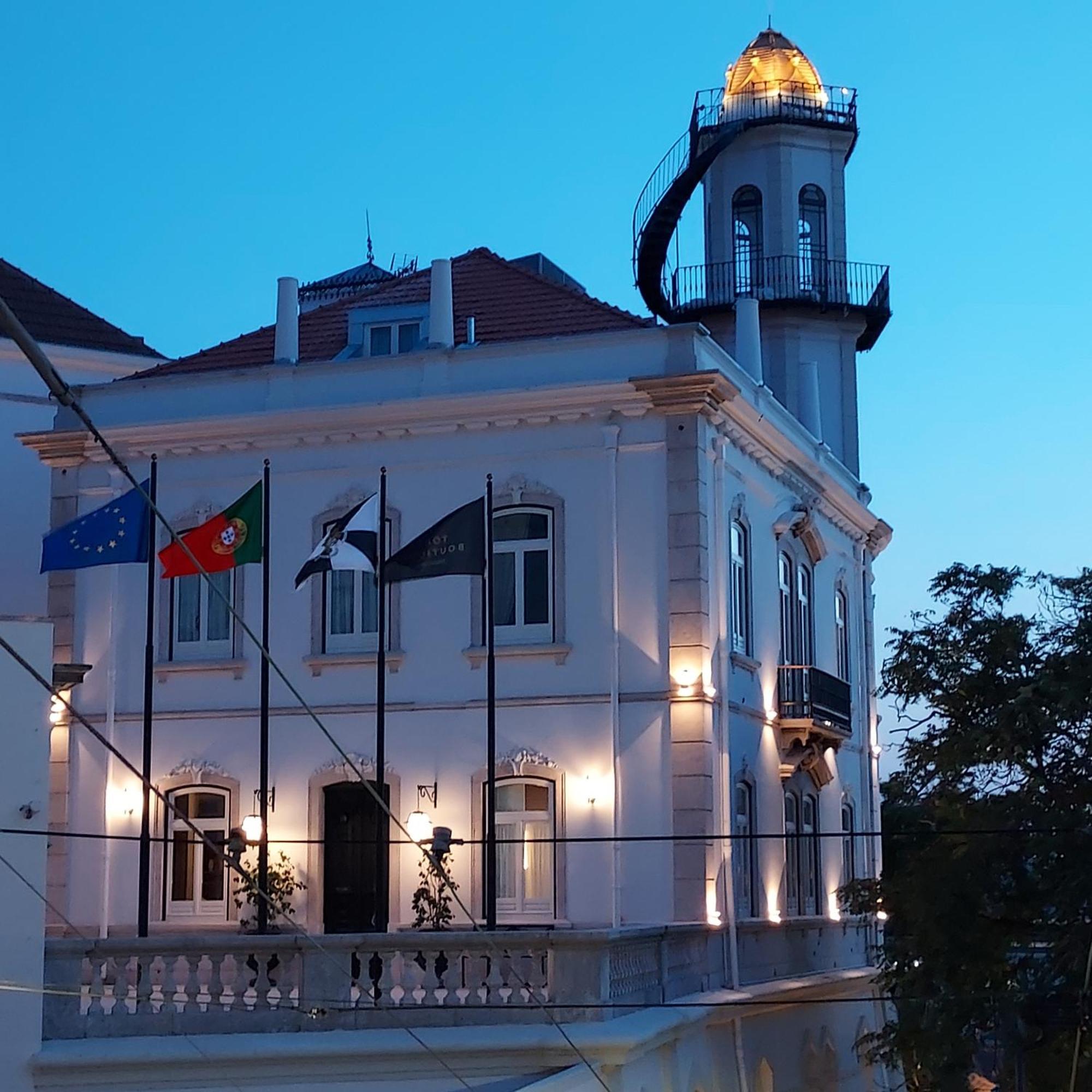 토렐 팰리스 리스본 호텔 외부 사진 The Palácio de Ansignan, the seat of the municipality of Ansignan