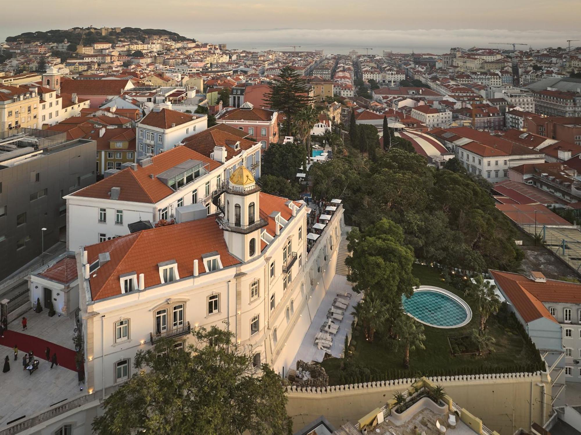 토렐 팰리스 리스본 호텔 외부 사진 The hotel as seen from the Belmonte Tower
