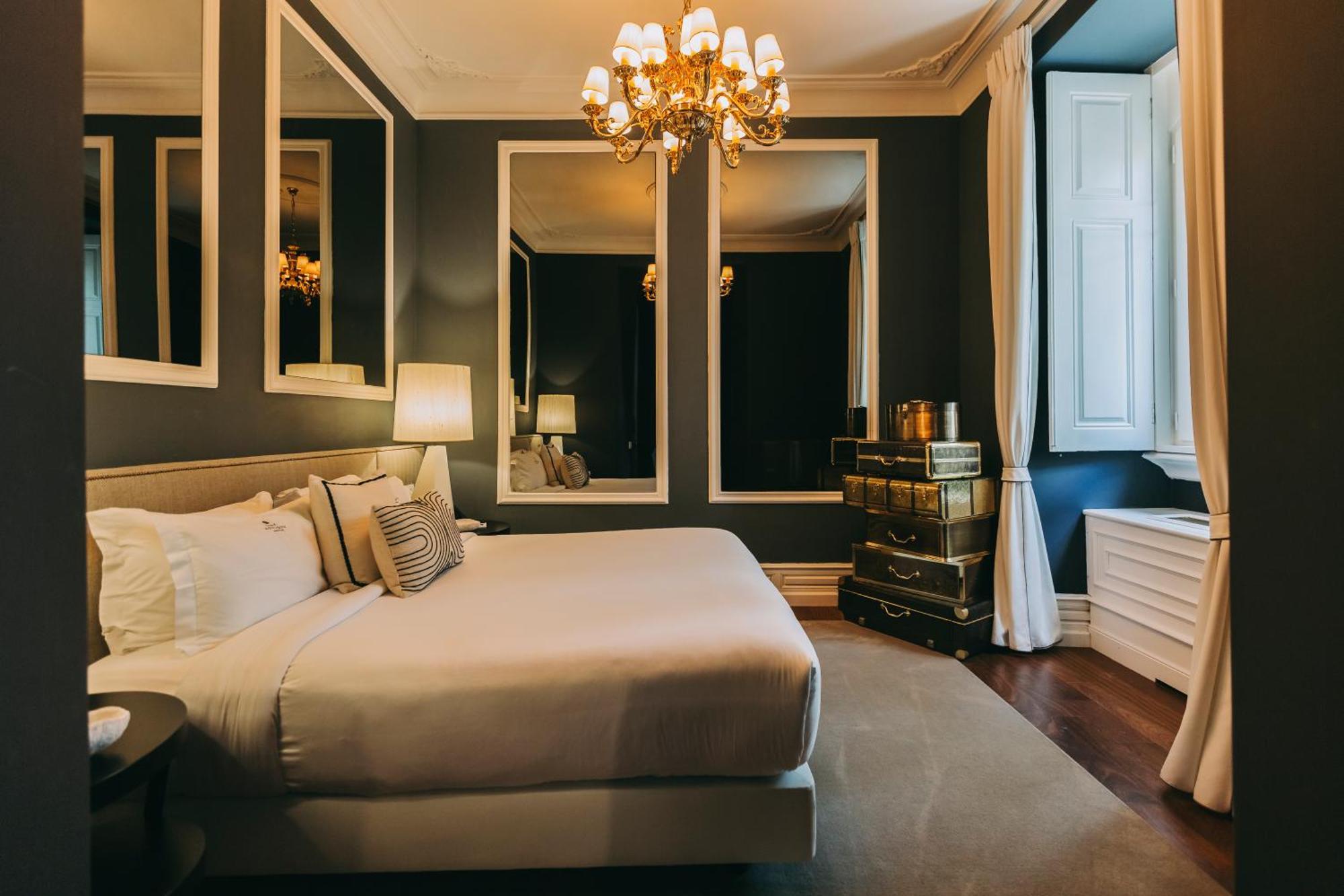 토렐 팰리스 리스본 호텔 객실 사진 A bedroom at the hotel