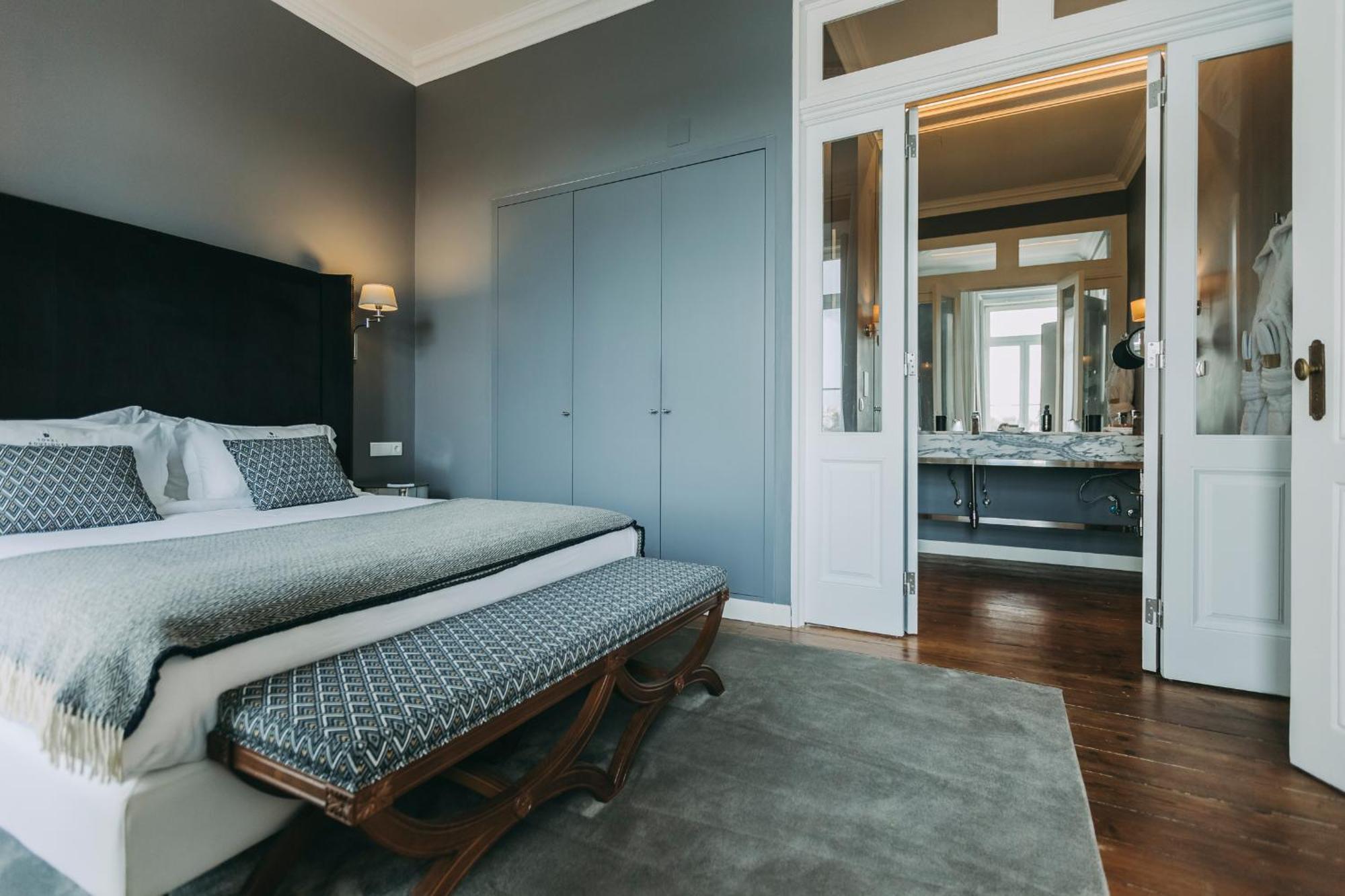 토렐 팰리스 리스본 호텔 객실 사진 A bedroom at the hotel