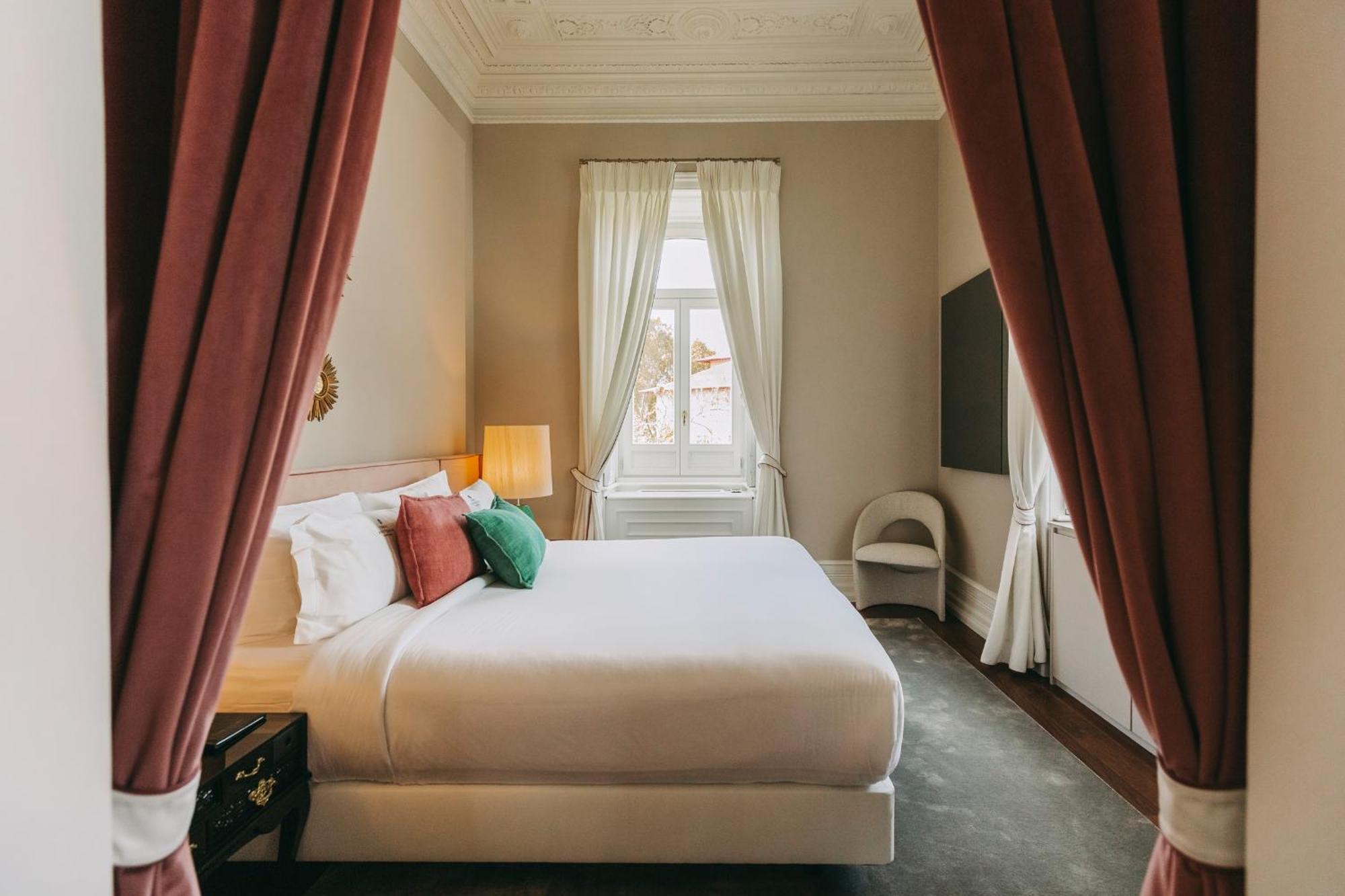 토렐 팰리스 리스본 호텔 객실 사진 A bedroom at the hotel