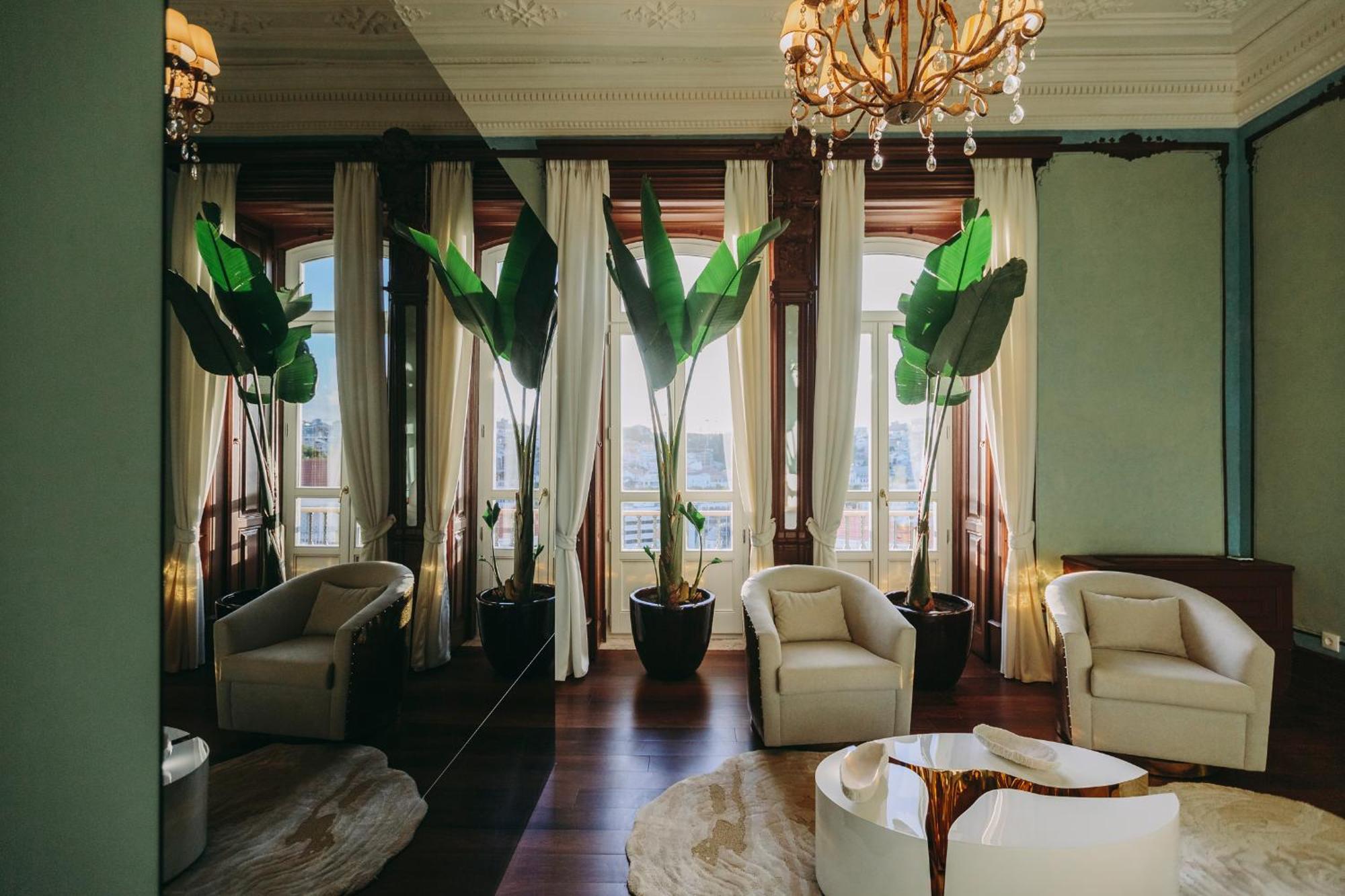 토렐 팰리스 리스본 호텔 객실 사진 The interior of the hotel